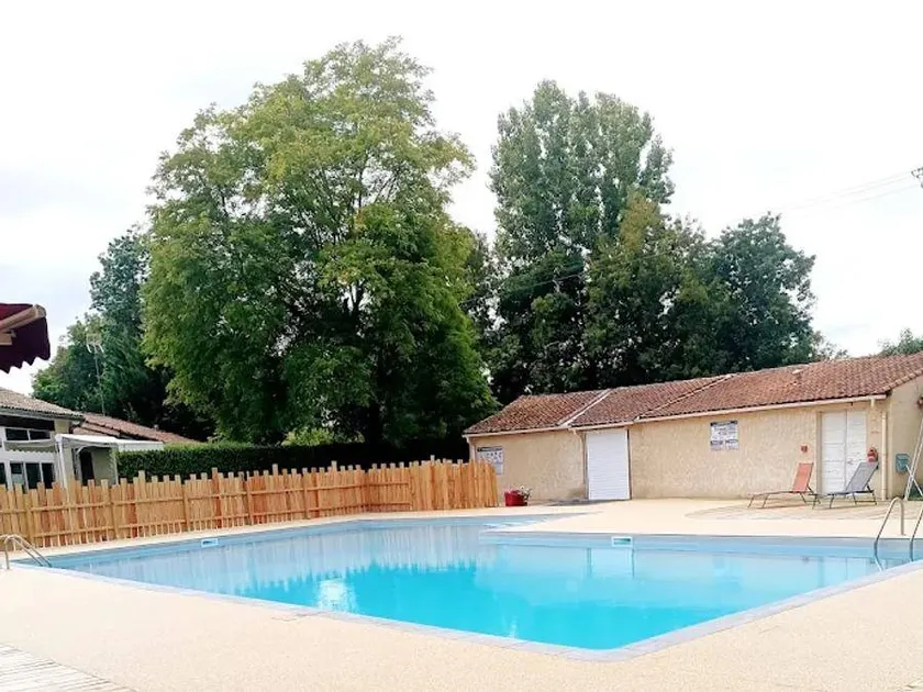 Pleasant unique accommodation with terrace & pool - Image 1