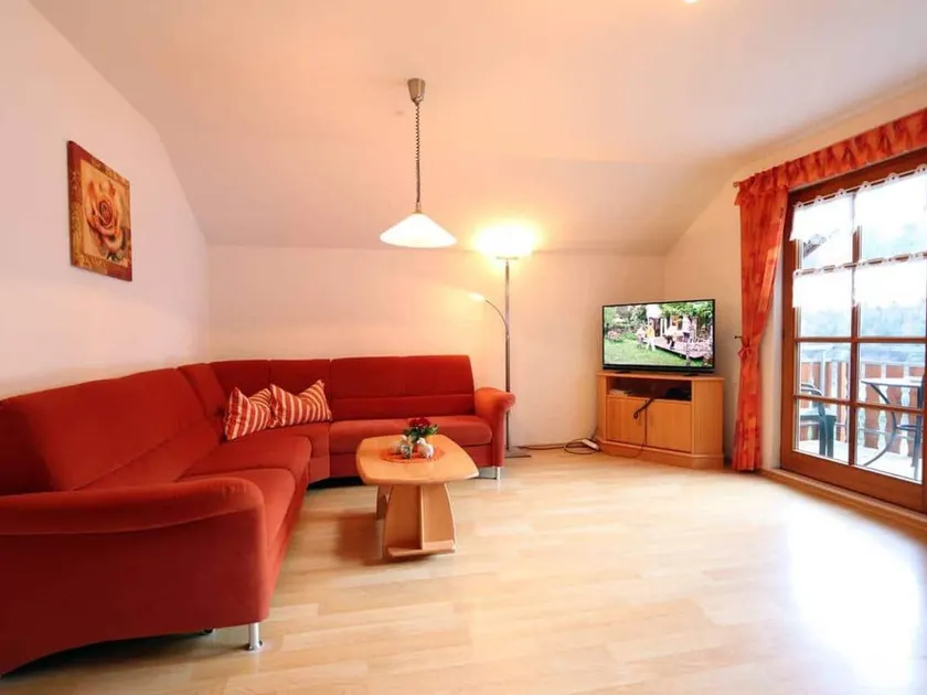 Apartment 'Ferienwohnung Blütenzauber' with Private Terrace, Shared Garden and Wi-Fi - Image 1