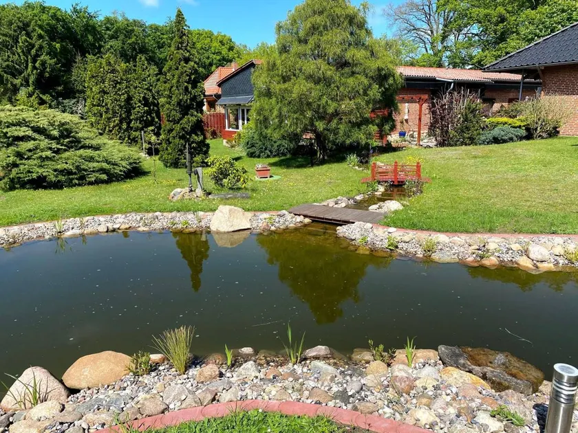 Casa vacacional con terraza, barbacoa y jardín - Image 1
