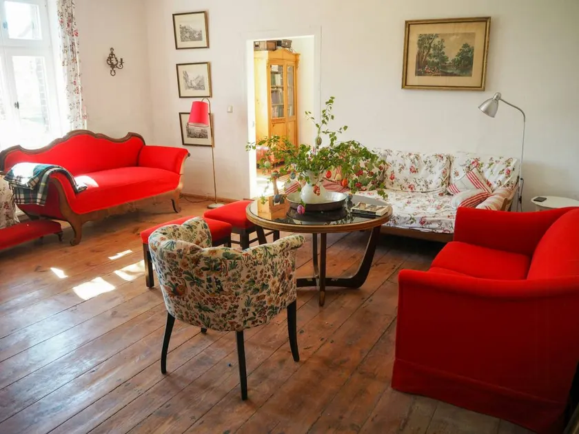 Family-friendly holiday home with barbeque, terrace & hot tub | Perfect for remote work | Pets allowed - Image 1