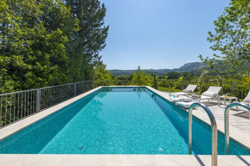 Villa Wildflower with Heated Pool - Image 1