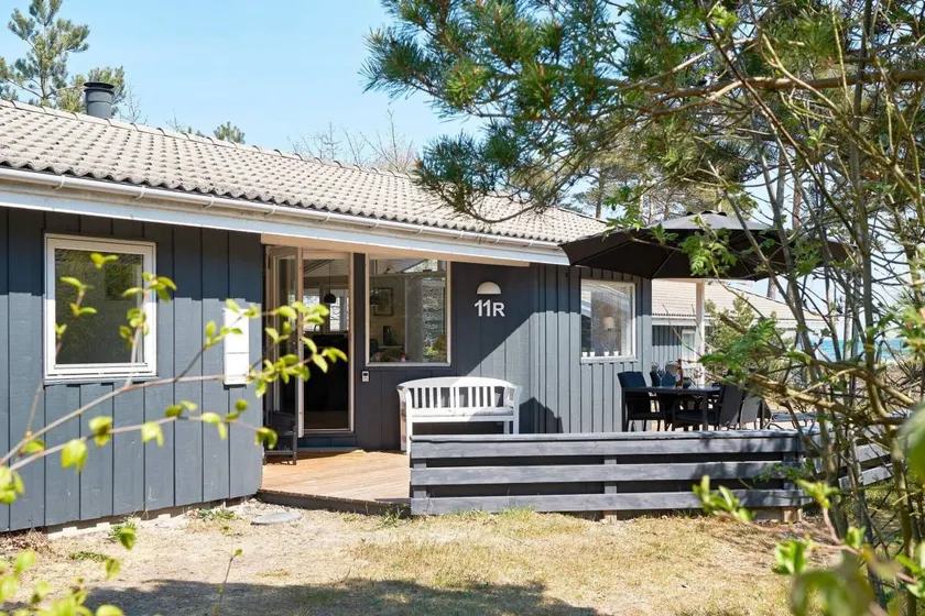Fully equipped nice holiday home with terrace & sauna | Next to the beach | Pets are welcome - Image 1