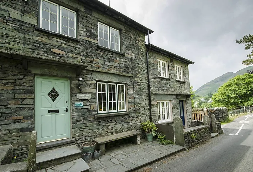 Fully equipped beautiful cottage with terrace & garden | Pets allowed - Image 1