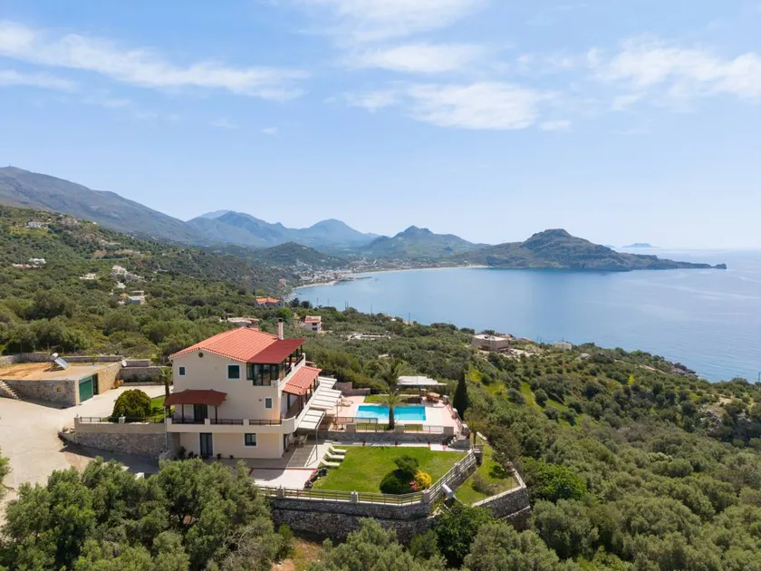Holiday apartment with terrace, private pool & garden - Image 1