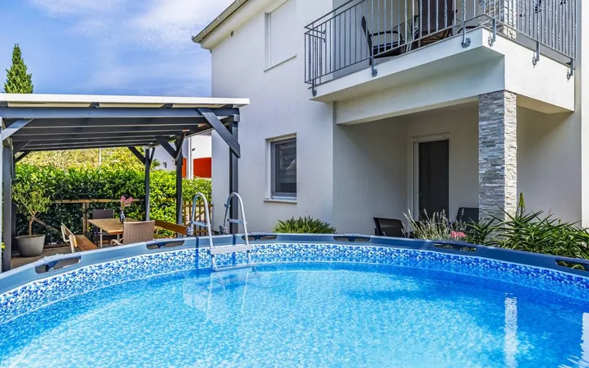 House with terrace, barbeque & private pool - Image 1