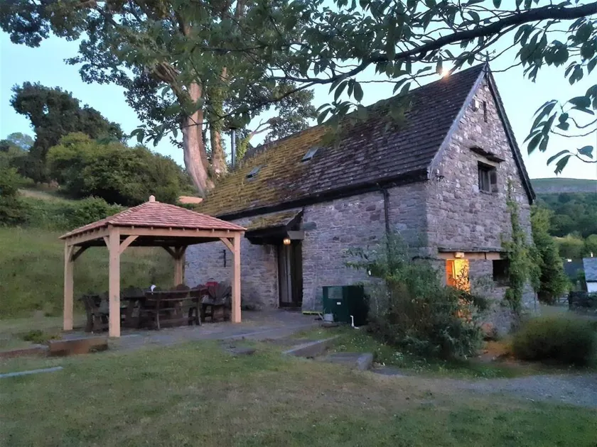 Cottage with garden - Image 1