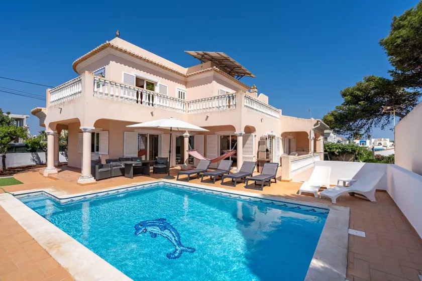 Charmante villa conviviale et familiale avec jardin, barbecue et piscine privée | Vue ville | Plage à proximité - Image 1