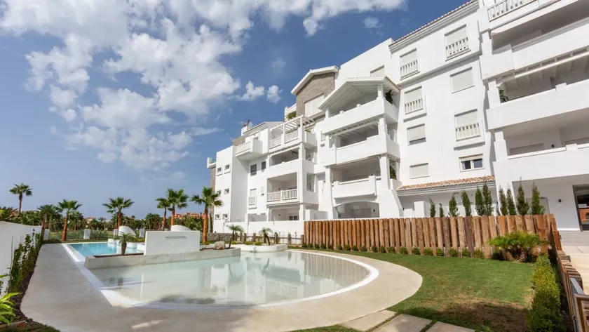 Holiday apartment with terrace & pool - Image 1