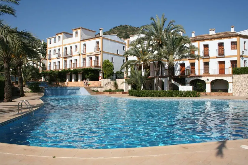 Pleasant holiday apartment with pool, terrace & garden - Image 1