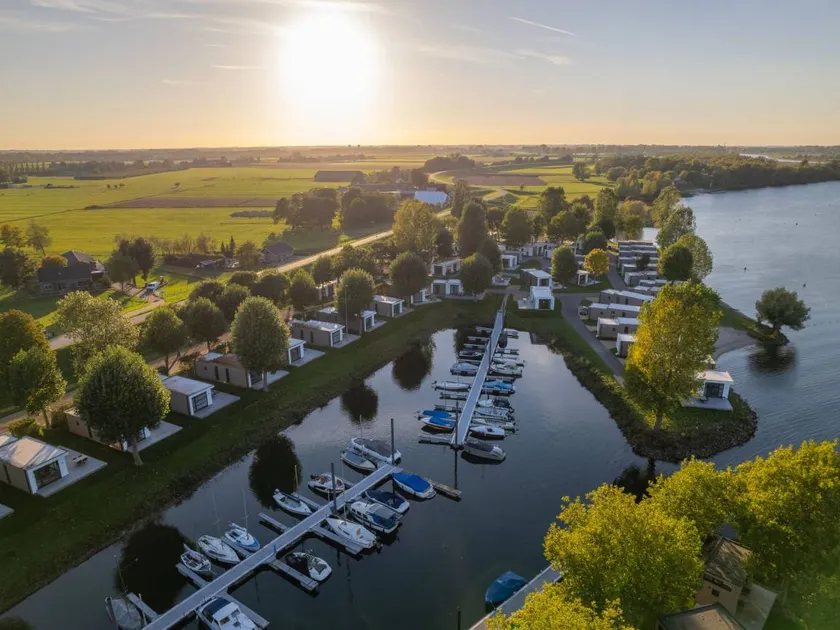 Holiday home with terrace | Lake view - Image 1