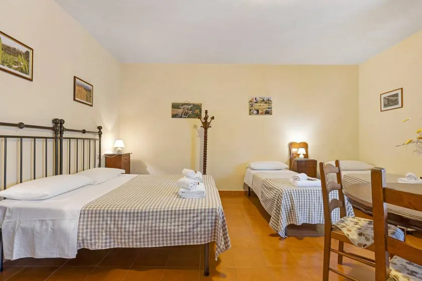 Wonderful private room with garden & barbecue | Garden view | Dogs allowed - Image 1