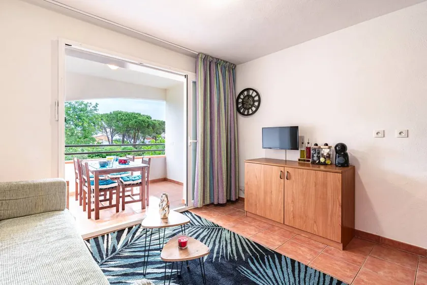 Family-oriented pleasant apartment with terrace & heated pool | Close to the beach | Pet-friendly - Image 1