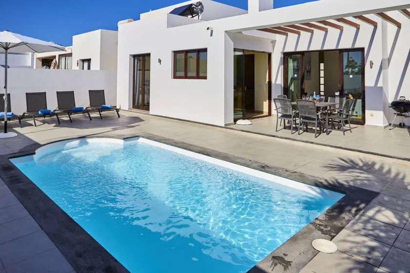 Villa with garden, private pool & terrace - Image 1