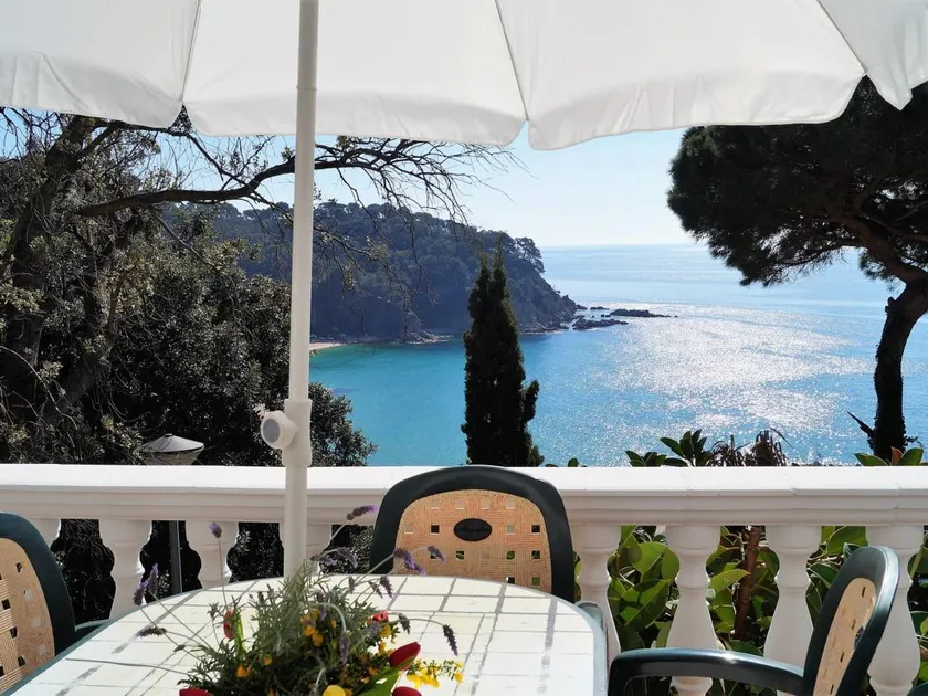 Villa mit Terrasse, Garten und Pool | Meerblick | Strand in der Nähe | Haustierfreundlich - Image 1