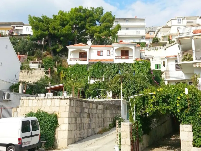 Apartamento con jardín - Image 1