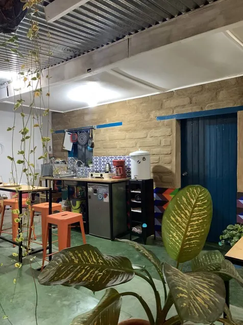 Chirris Hostel - Image 1