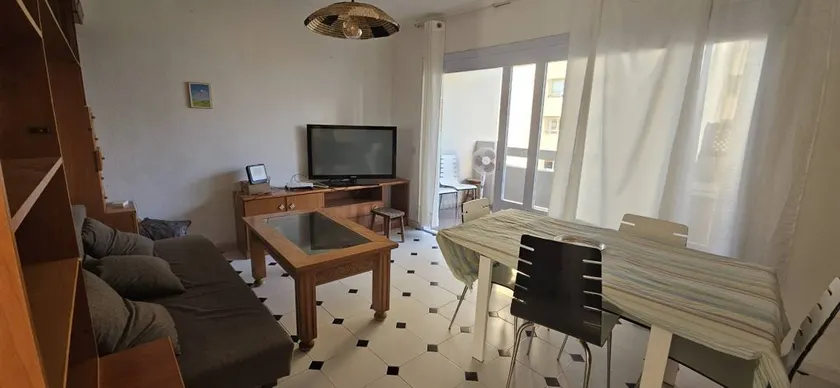 Holiday home with terrace | City view - Image 1