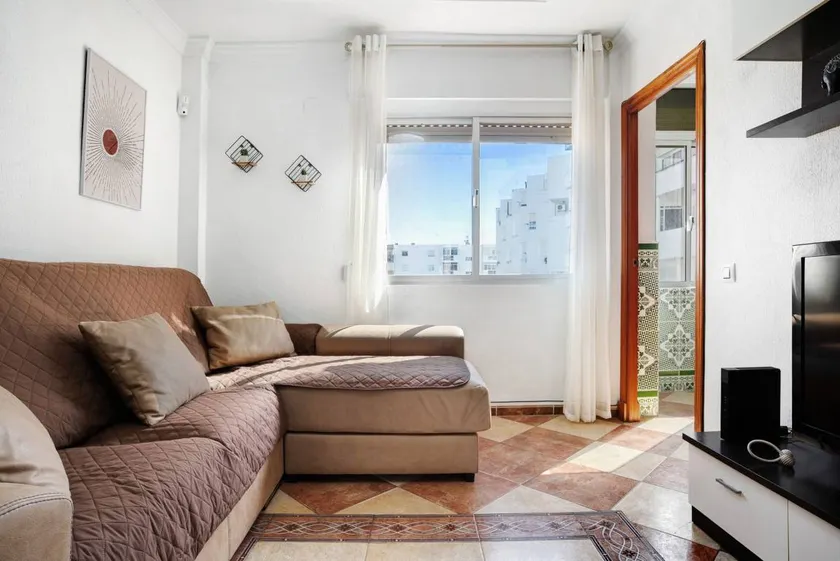 Flat with terrace | City view - Image 1