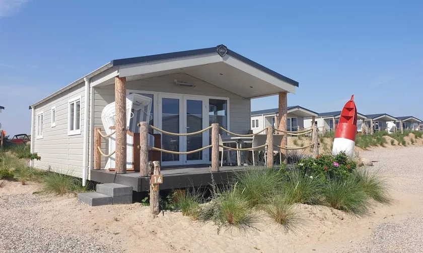 House with garden, terrace & sauna | Lake view - Image 1