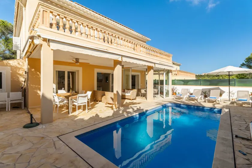 Voll ausgestattete Villa mit Garten, privatem Pool und Terrasse - Image 1