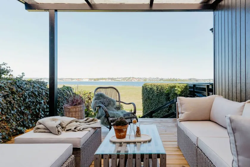 House with BBQ & terrace | Water view - Image 1