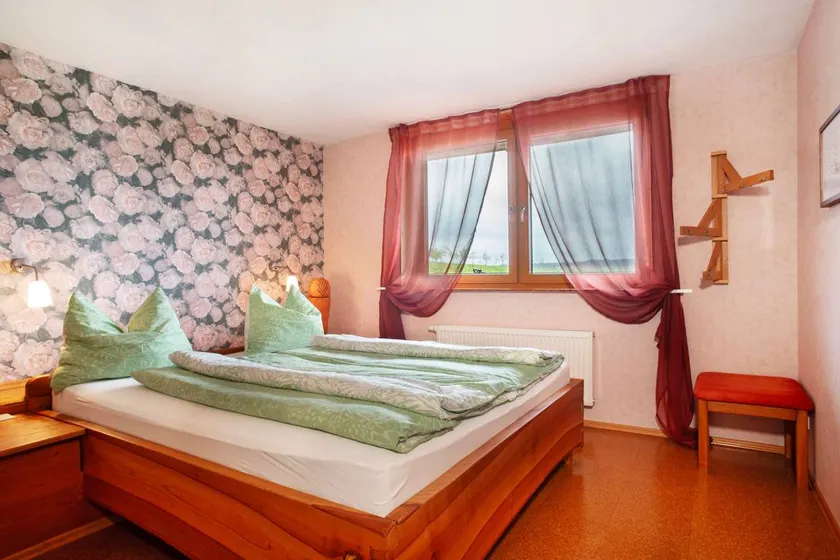 Apartment 'Zur Igelwiese' with Private Terrace, Shared Garden and Wi-Fi - Image 1