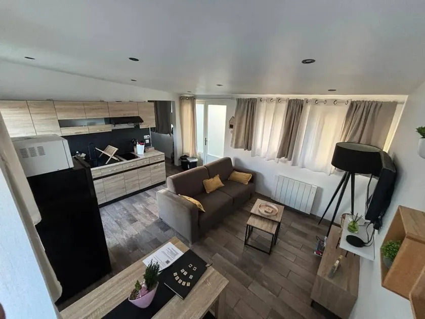 Holiday home with BBQ, garden & terrace | City view - Image 1