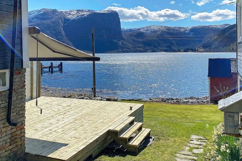 Voll ausgestattetes Ferienhaus mit Garten und Terrasse | Wasserblick | Haustiere sind willkommen - Image 1
