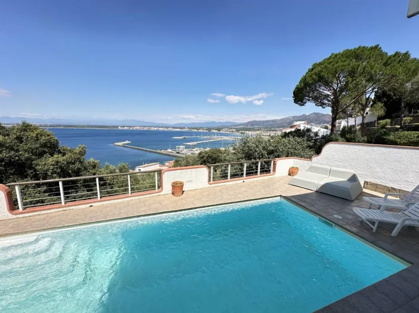 Ferienhaus mit Terrasse, privatem Pool und Garten - Image 1