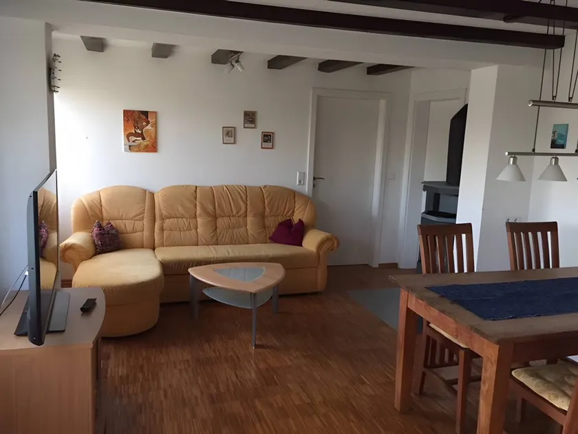 Apartment '66qm, 2 Schlafzimmer' with Private Terrace and Wi-Fi - Image 1