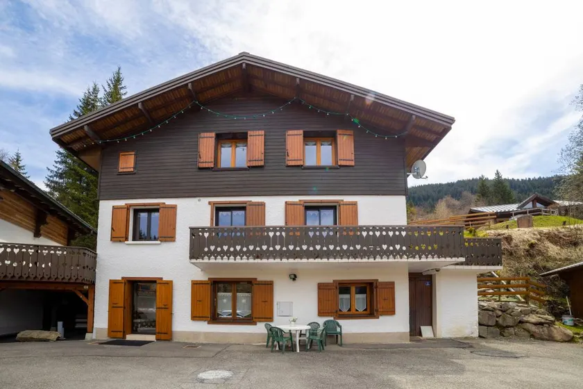 Chalet avec terrasse | Vue rivière - Image 1
