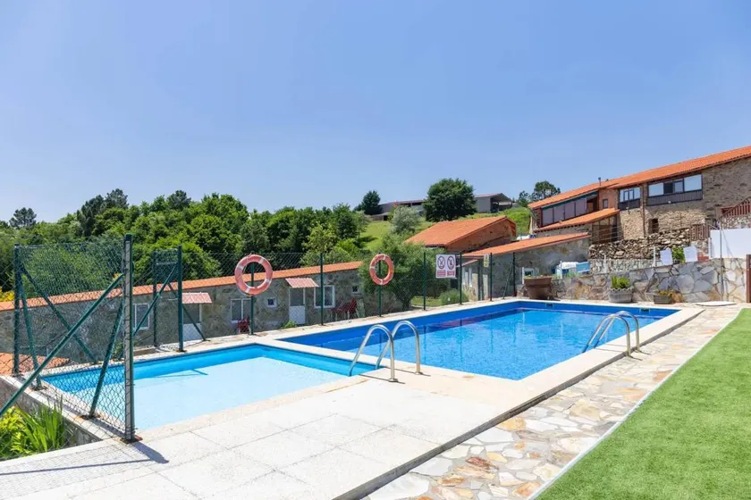 Room 'Jardín Habitación Triple B' with Private Pool, Shared Terrace and Shared Garden - Image 1