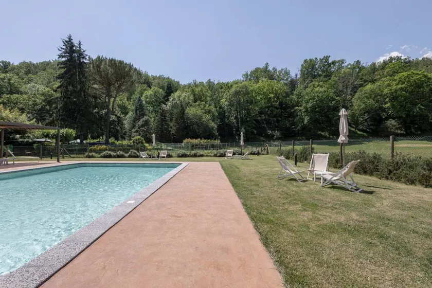 Kinderfreundliches Ferienhaus mit Grill, Terrasse und Pool | Bergblick | Perfekt für die Arbeit von Zuhause | Haustiere erlaubt - Image 1