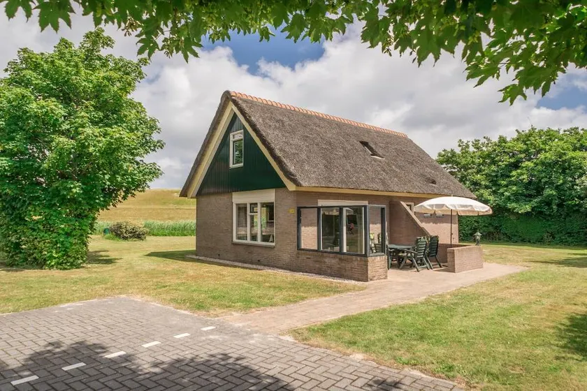 Holiday home with terrace | Close to the beach | Pets are welcome - Image 1