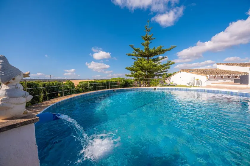 Villa with barbeque, private pool & garden - Image 1
