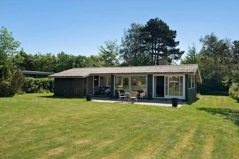 House with terrace & BBQ - Image 1