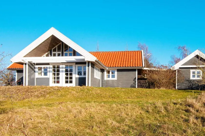 House with sauna & terrace - Image 1