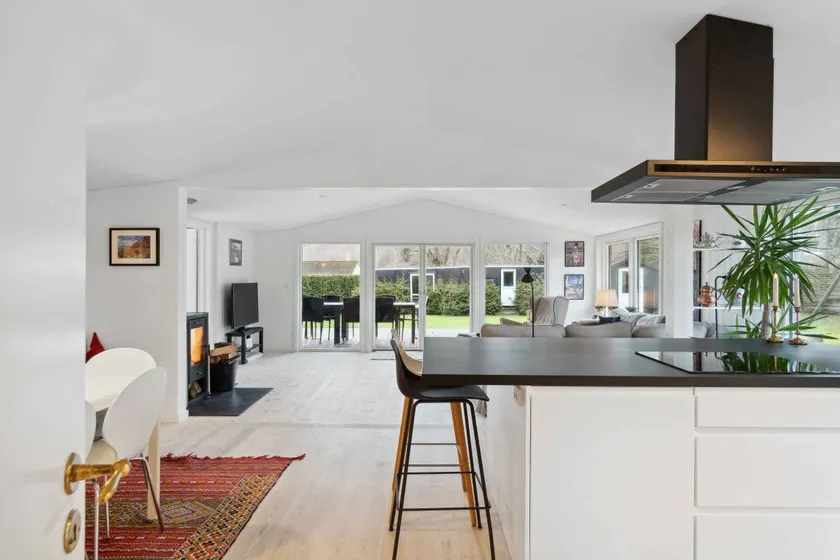 House with BBQ & garden - Image 1