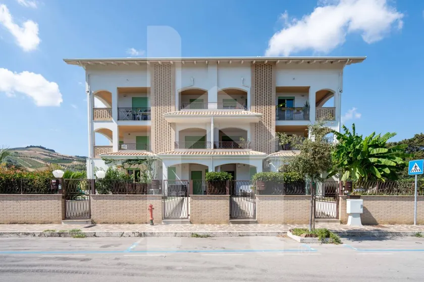 Holiday apartment with pool, garden & terrace | Sea view - Image 1