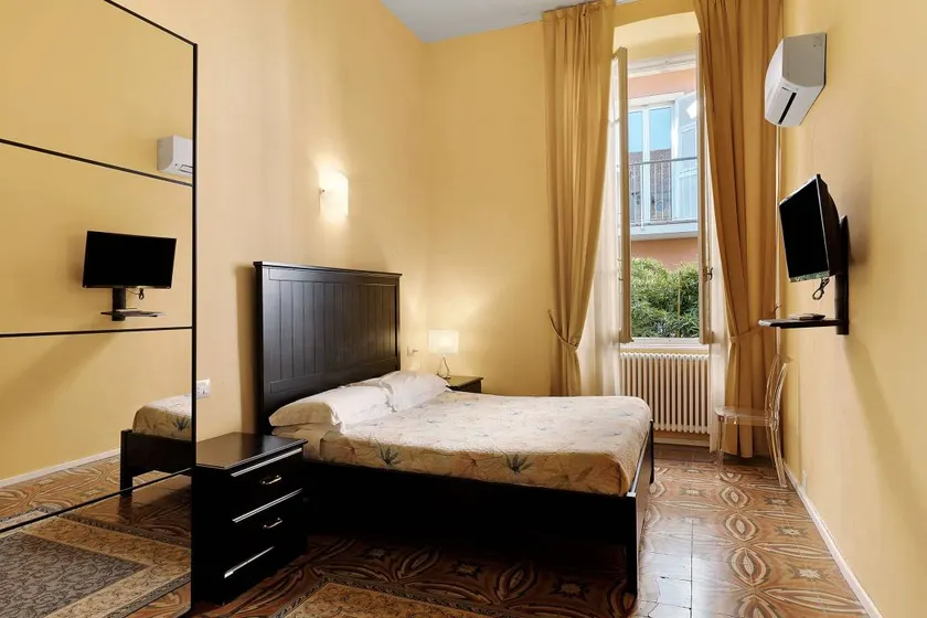 Room 'Camera Matrimoniale' with Shared Garden, Wi-Fi and Air Conditioning - Image 1