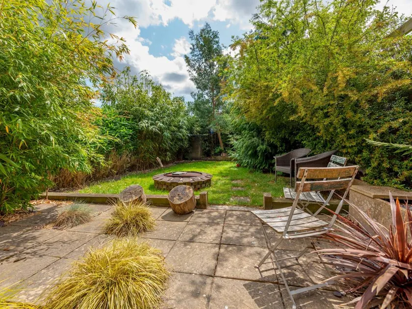 Holiday home with fast internet, garden & barbecue | Pet-friendly - Image 1