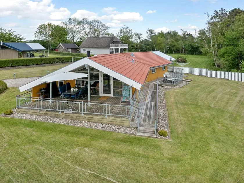 "Hjalmar" - 400m from the sea - Image 1