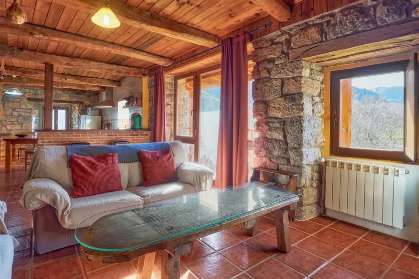 House | Dogs allowed - Image 1