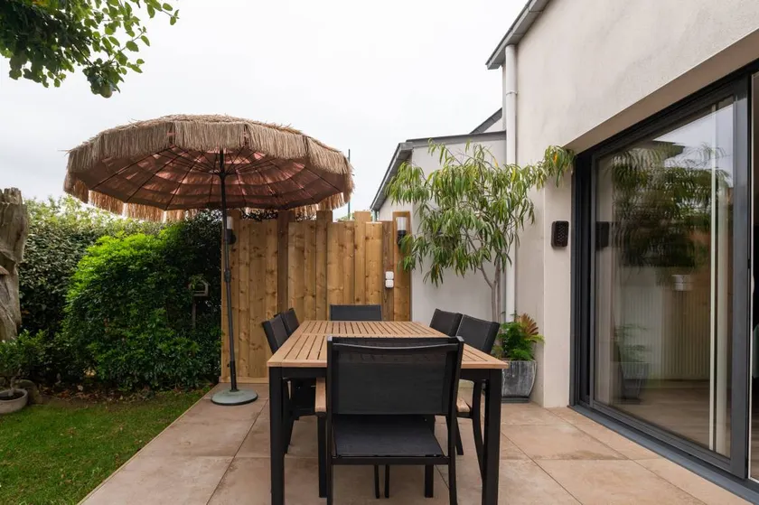 Holiday Home 'Upton 2 - Arradon Golfe Du Morbihan' with Private Terrace, Garden & Wi-Fi - Image 1