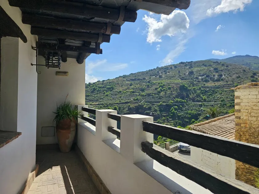 ‘Your Rest in Ohanes’ Apartment with Mountain Views and Wi-Fi - Image 1