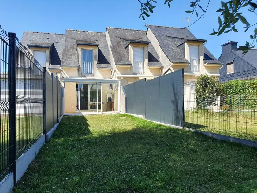 Nice house with garden - Image 1