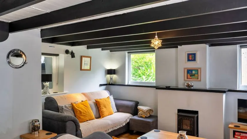 Wonderful holiday home with terrace | Close to the beach - Image 1