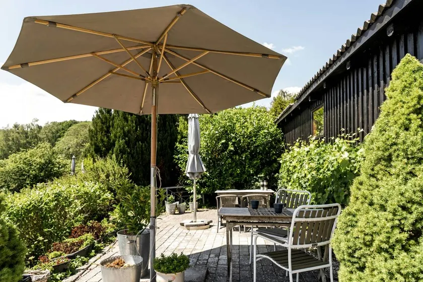 Holiday apartment with BBQ, garden & terrace - Image 1