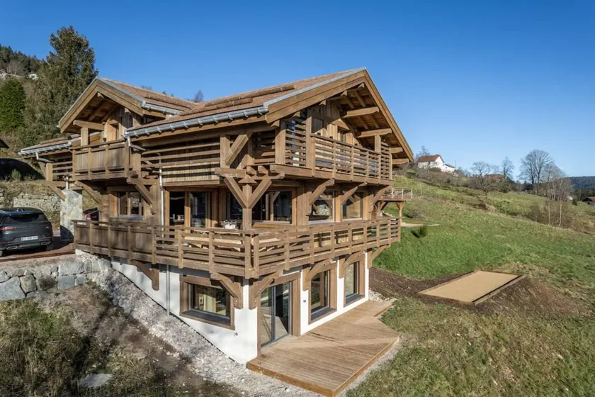 Chalet LImpérial Indoor Pool Sauna Cinema Room & Panoramic Views 1 - Image 1