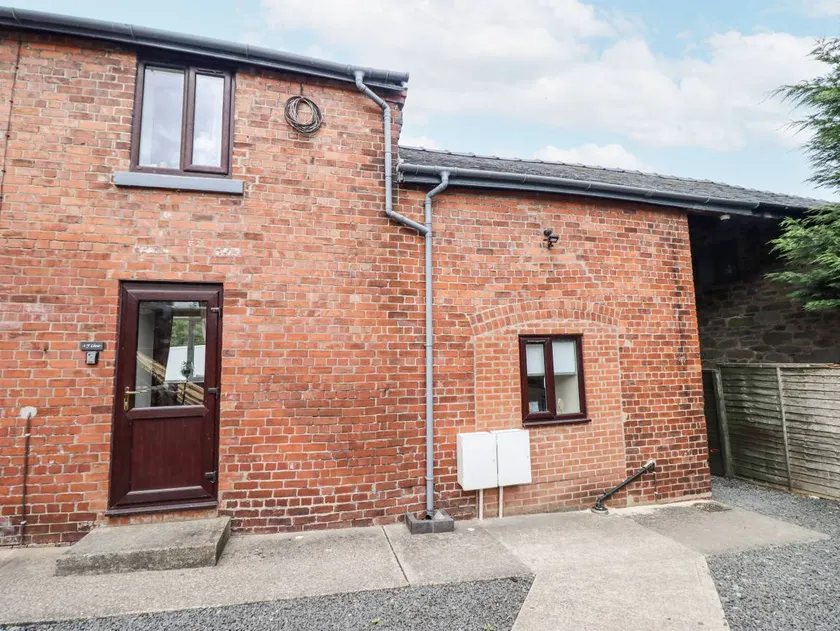 Cottage with BBQ & garden - Image 1